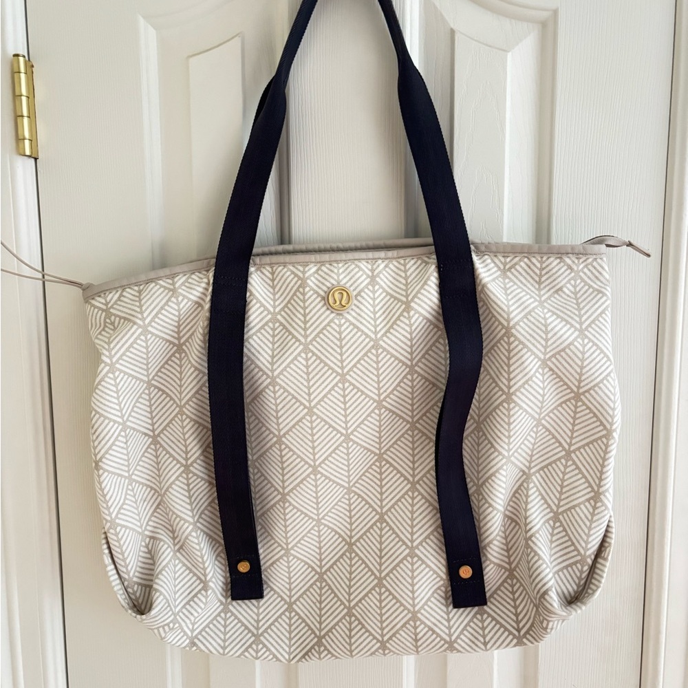 lululemon athletica Beach Bag